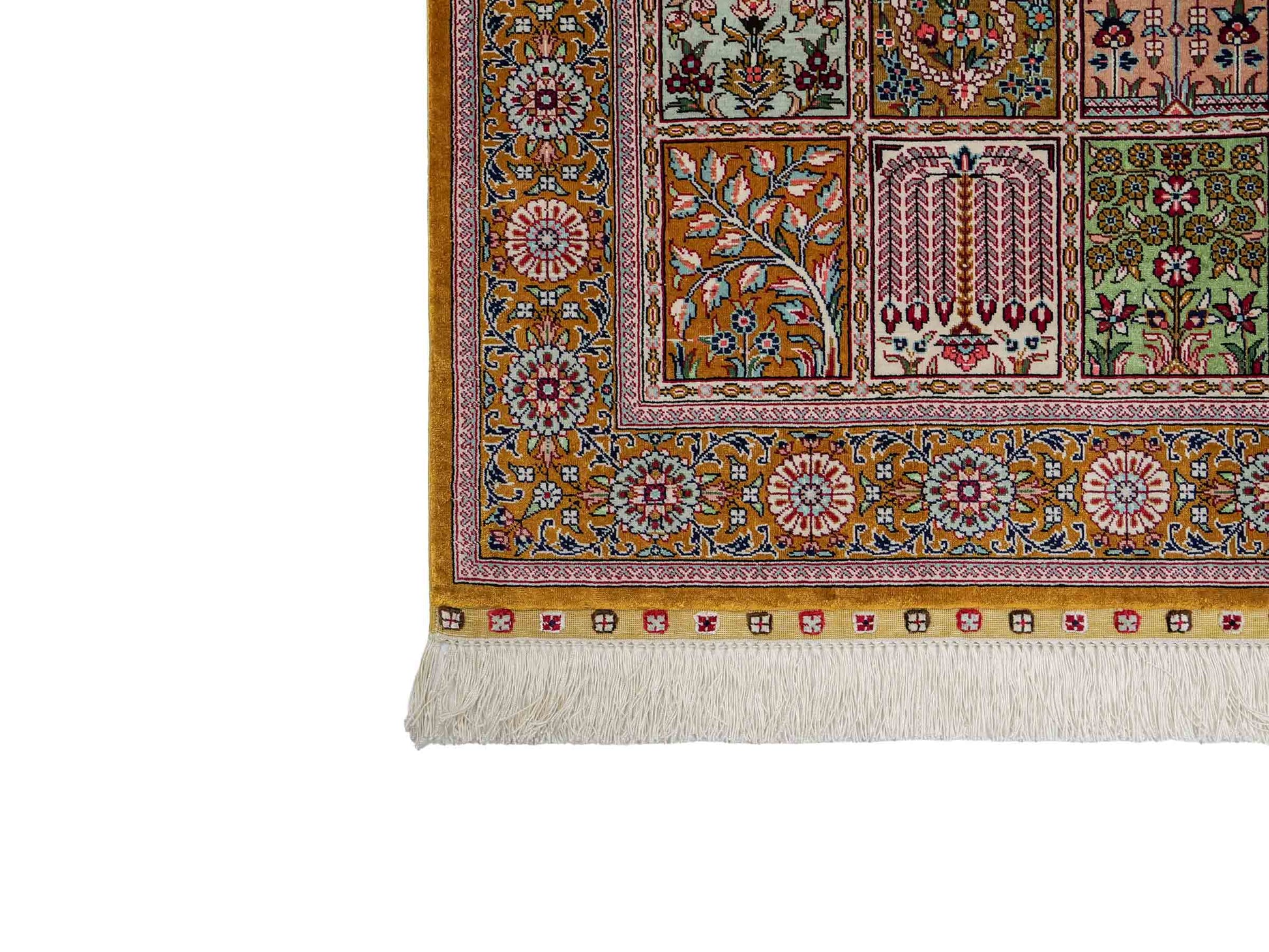 Sehr feiner, handgeknüpfter Khademi Orientteppich mit Ghom Design aus reiner Seide, braun, oliv. 93x63 cm. Vertrieb durch Jupiter Intl.