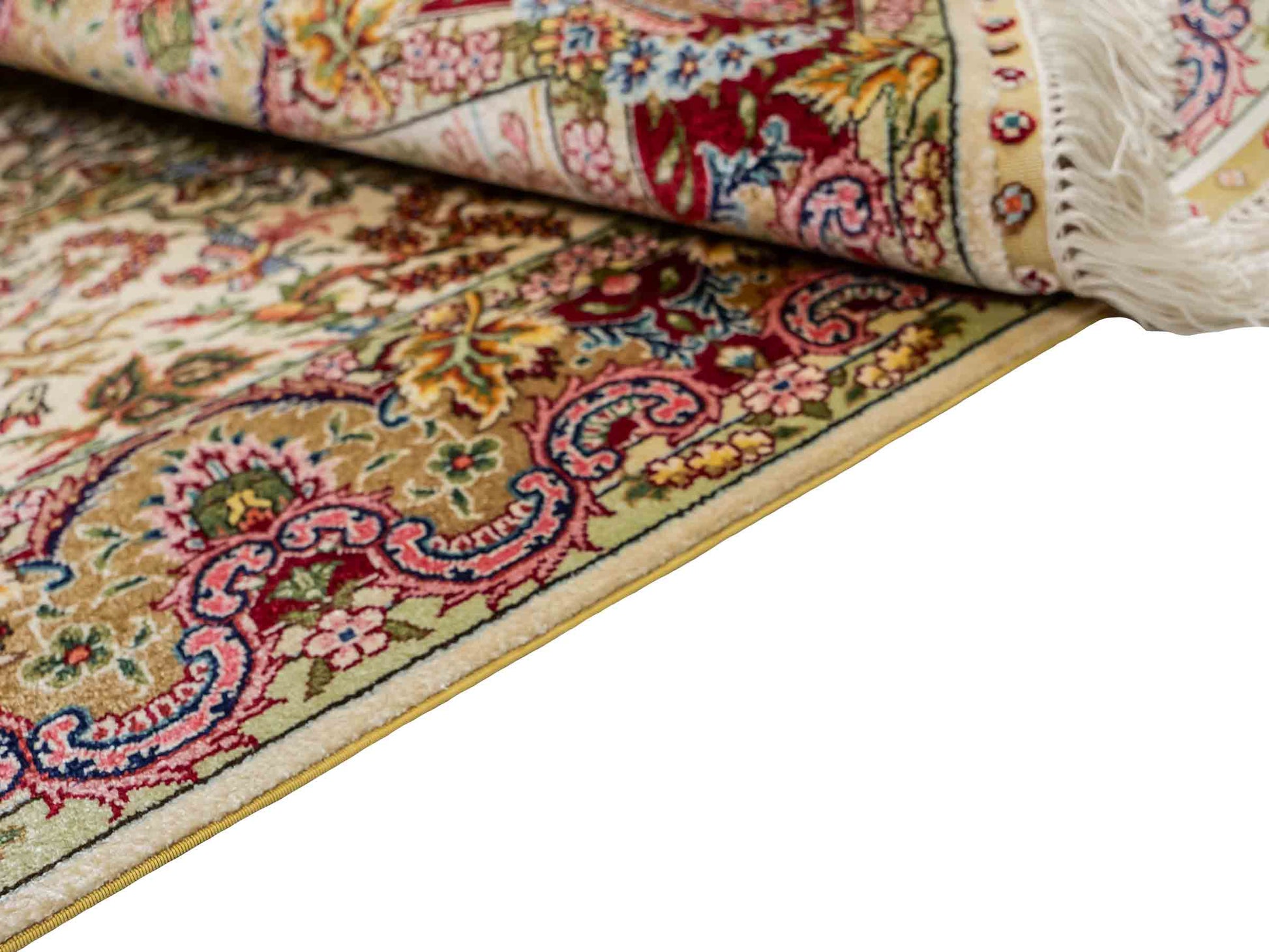 Sehr feiner, handgeknüpfter Khademi Orientteppich mit Ghom Design aus reiner Seide, gold, creme, weiß, rot. 93x63 cm. Vertrieb durch Jupiter Intl.