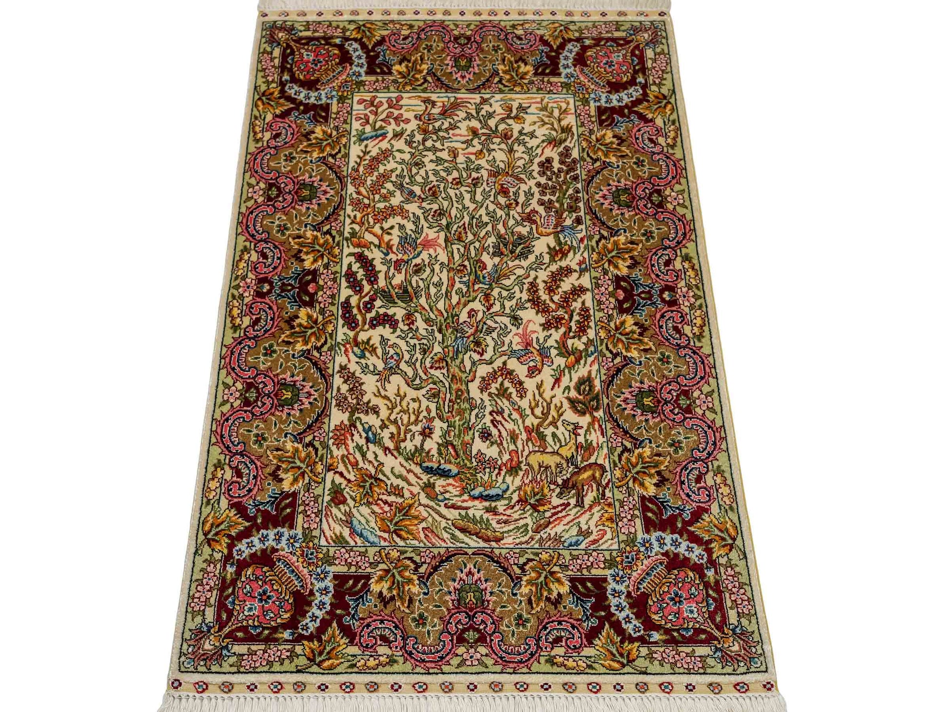 Sehr feiner, handgeknüpfter Khademi Orientteppich mit Ghom Design aus reiner Seide, gold, creme, weiß, rot. 93x63 cm. Vertrieb durch Jupiter Intl.