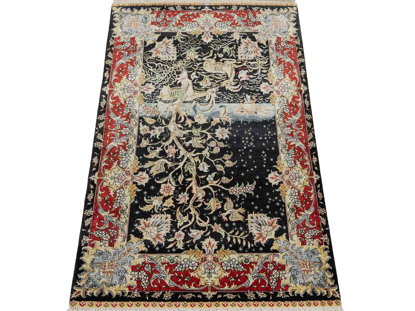 Sehr feiner, handgeknüpfter Khademi Orientteppich mit Ghom Design aus reiner Seide, schwarz, rot. 93x63 cm. Vertrieb durch Jupiter Intl.