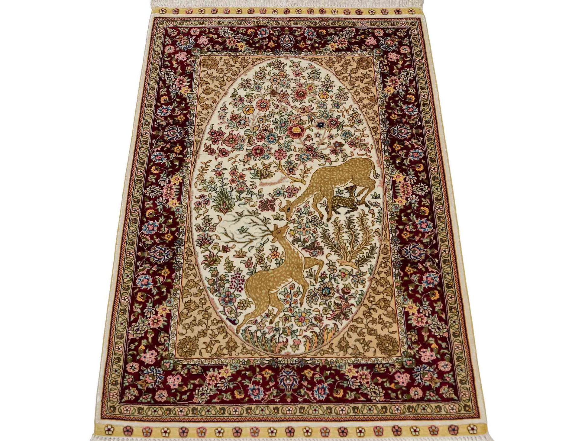 Sehr feiner, handgeknüpfter Khademi Orientteppich mit Ghom Design aus reiner Seide, creme, weiß, rot, beige. 93x63 cm. Vertrieb durch Jupiter Intl.