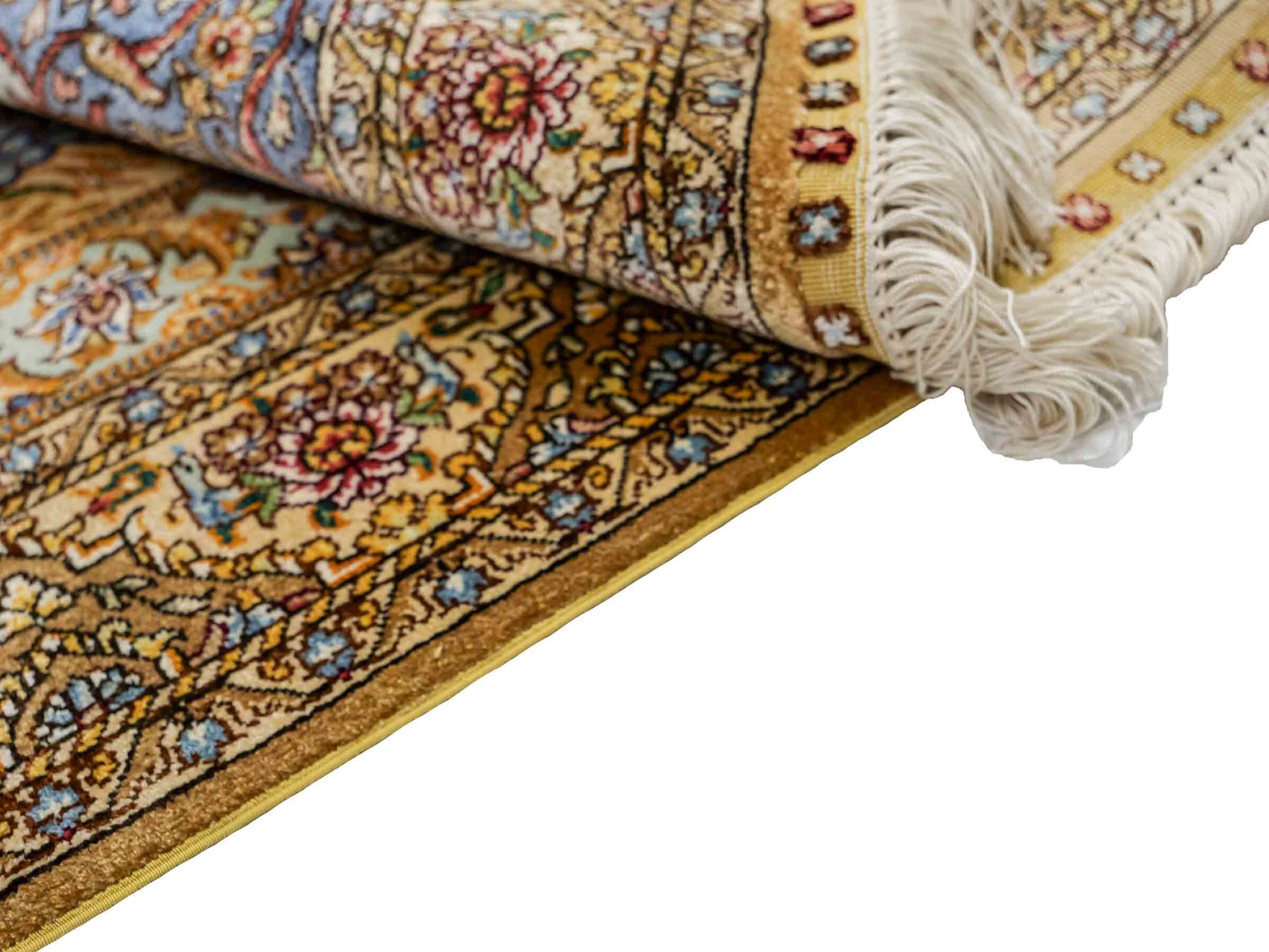 Sehr feiner, handgeknüpfter Khademi Orientteppich mit Ghom Design aus reiner Seide, gold, beige, blau. 93x63 cm. Vertrieb durch Jupiter Intl.