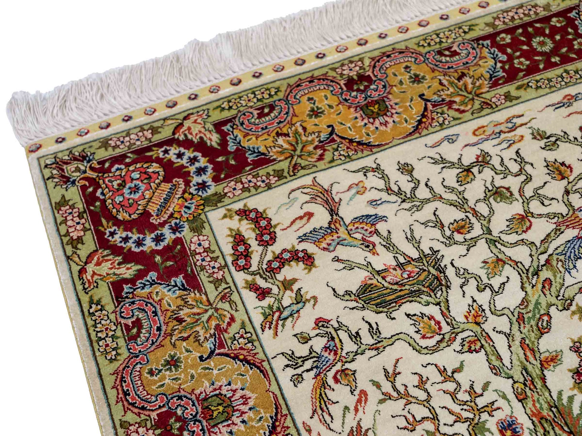 Sehr feiner, handgeknüpfter Khademi Orientteppich mit Ghom Design aus reiner Seide, gold, creme, weiß, rot, beige. 94x62 cm. Vertrieb durch Jupiter Intl.