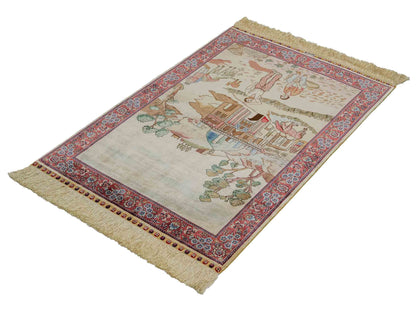 Sehr feiner, handgeknüpfter Khademi Orientteppich mit Ghom Design aus reiner Seide, creme, weiß, rosa. 94x63 cm. Vertrieb durch Jupiter Intl.