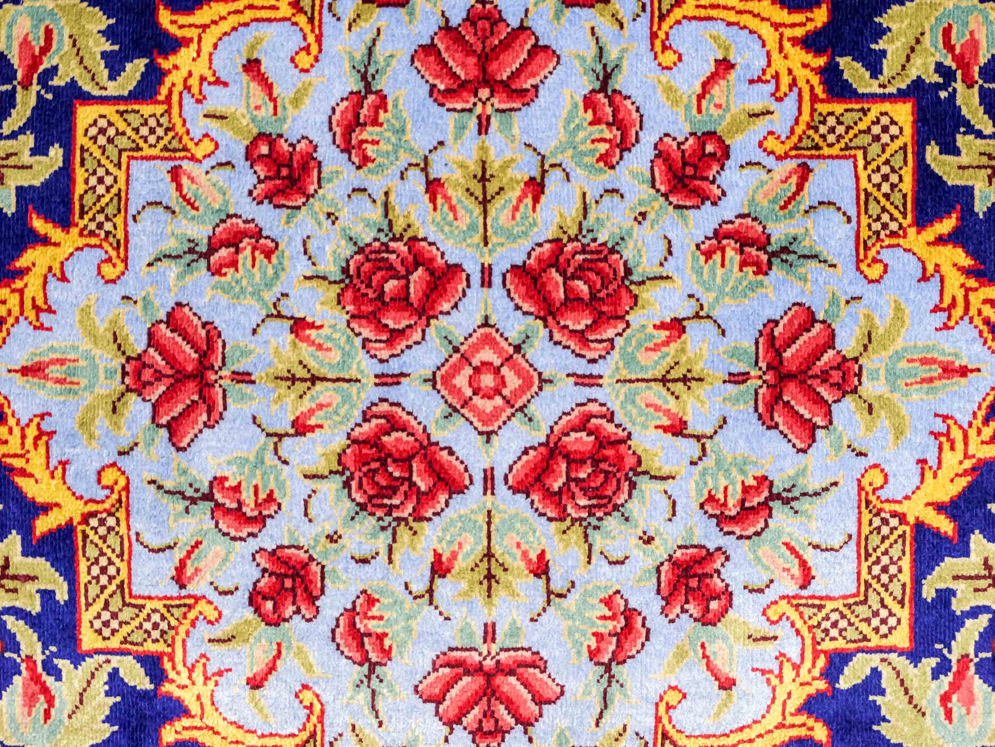 Sehr feiner, handgeknüpfter Khademi Orientteppich mit Ghom Design aus reiner Seide, blau, rot, grün. 94x63 cm. Vertrieb durch Jupiter Intl.