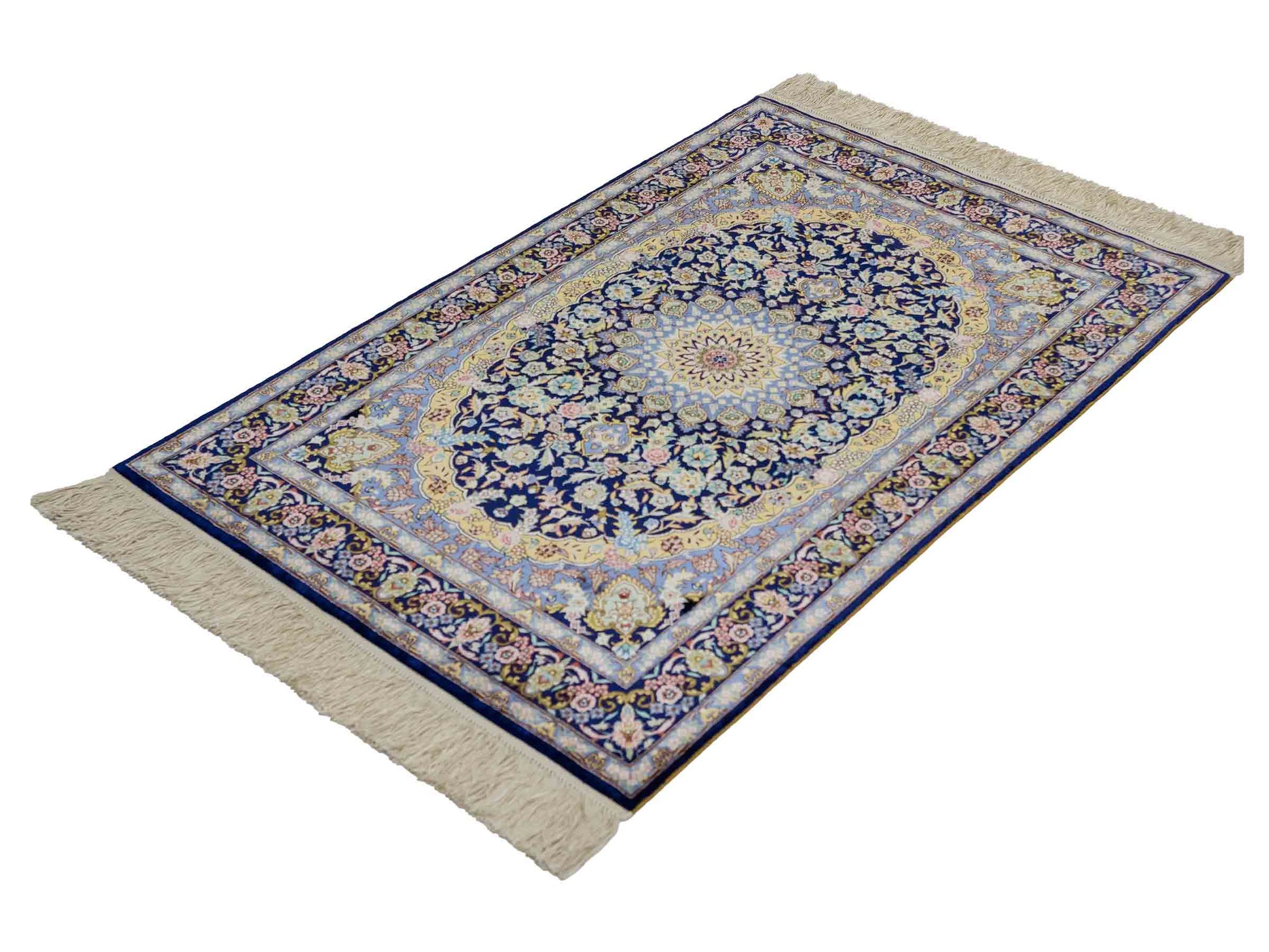 Sehr feiner, handgeknüpfter Khademi Orientteppich mit Ghom Design aus reiner Seide, blau, gelb. 95x62 cm. Vertrieb durch Jupiter Intl.