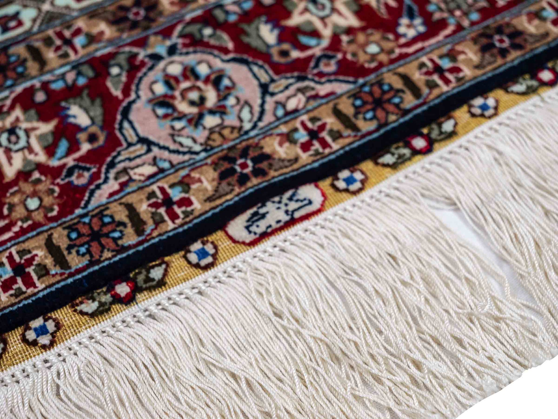 Sehr feiner, handgeknüpfter Khademi Orientteppich mit Ghom Design aus reiner Seide, blau, multicolor. 95x62 cm. Vertrieb durch Jupiter Intl.