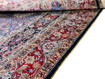 Sehr feiner, handgeknüpfter Khademi Orientteppich mit Ghom Design aus reiner Seide, blau, multicolor. 95x62 cm. Vertrieb durch Jupiter Intl.
