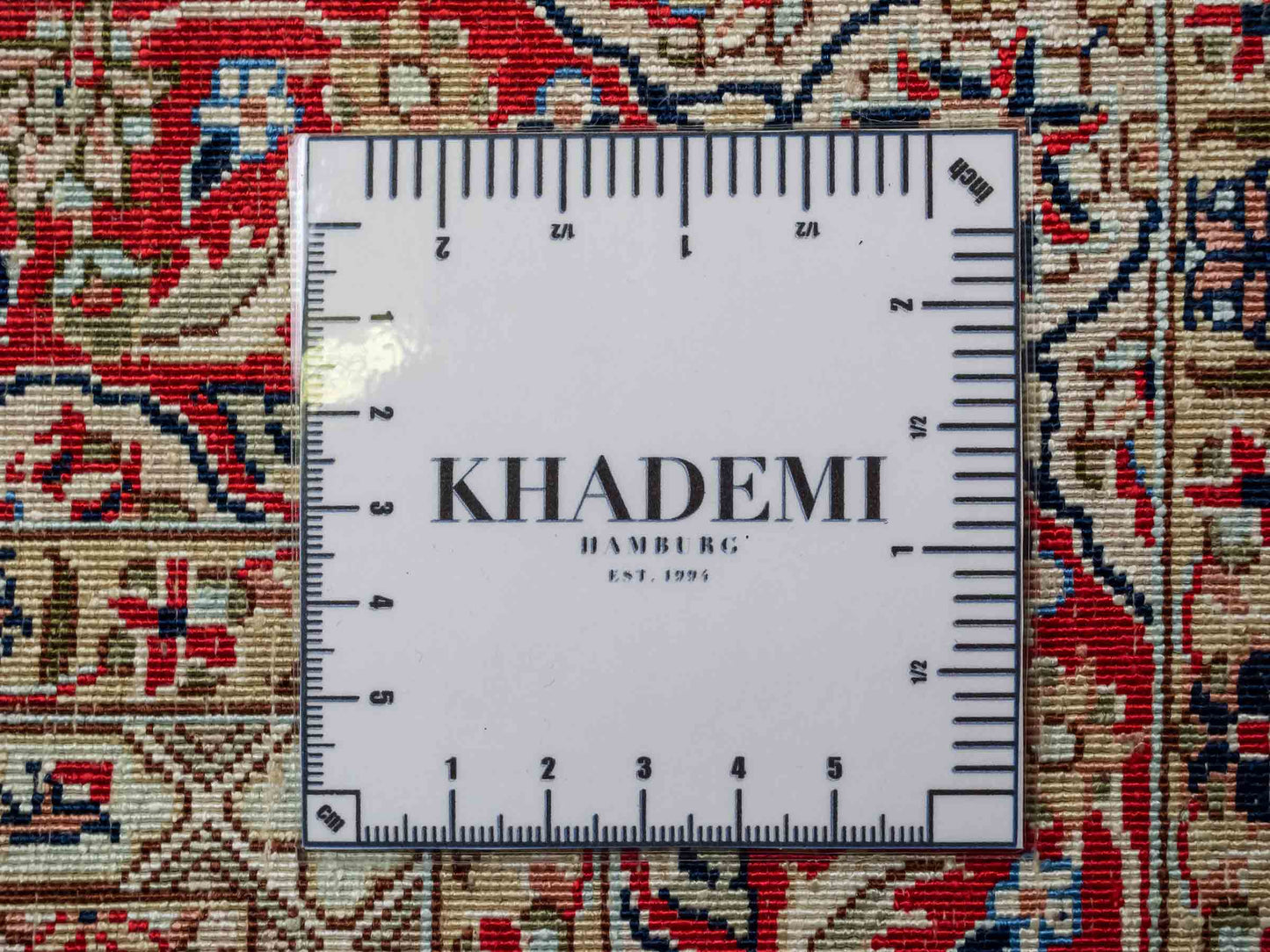 Sehr feiner, handgeknüpfter Khademi Orientteppich mit Ghom Design aus reiner Seide, blau, multicolor. 95x62 cm. Vertrieb durch Jupiter Intl.