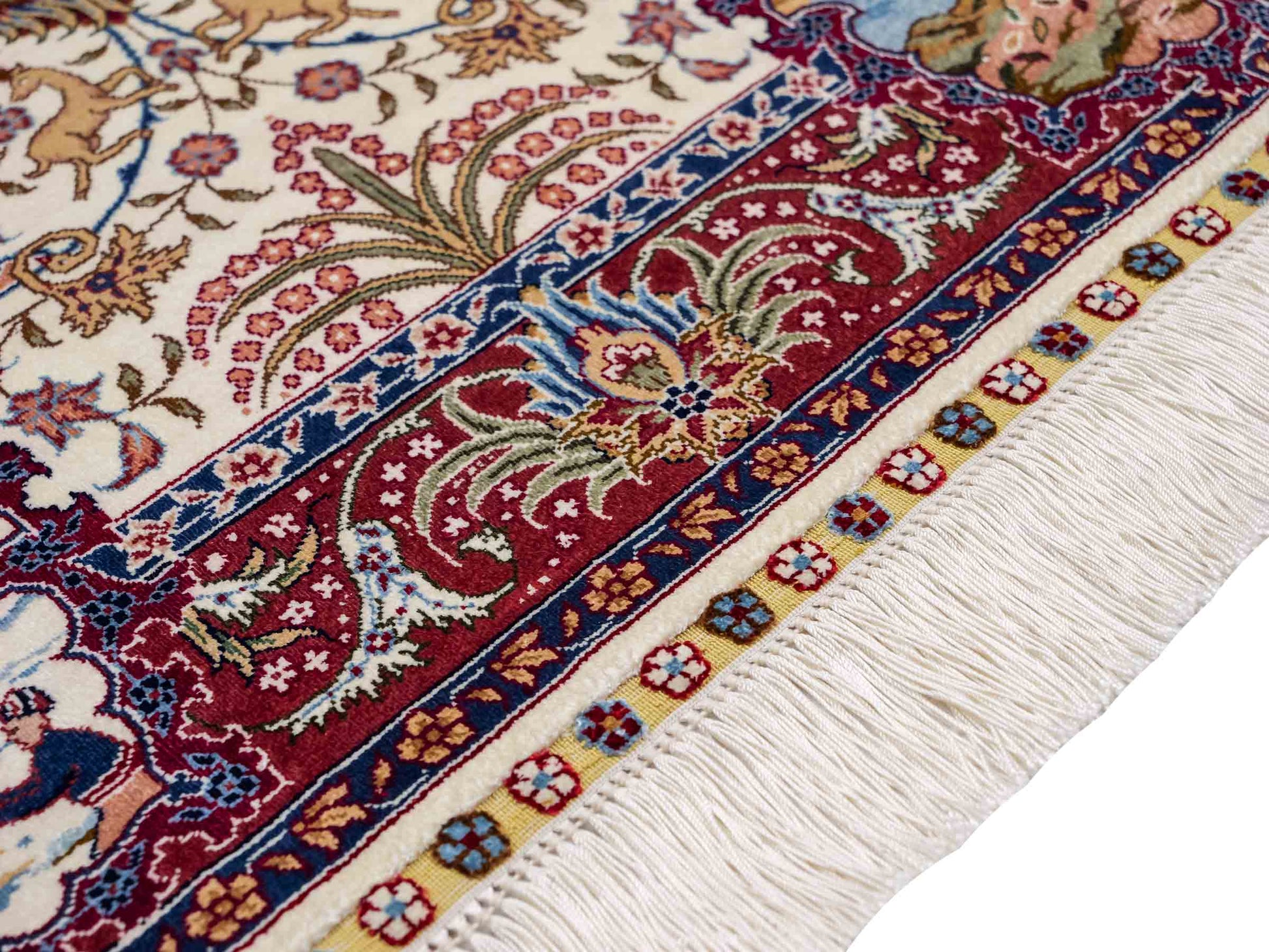 Sehr feiner, handgeknüpfter Khademi Orientteppich mit Ghom Design aus reiner Seide, creme, weiß, rot. 95x63 cm. Vertrieb durch Jupiter Intl.