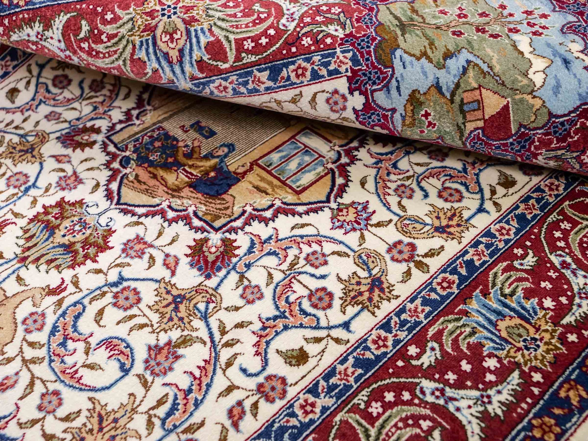Sehr feiner, handgeknüpfter Khademi Orientteppich mit Ghom Design aus reiner Seide, creme, weiß, rot. 95x63 cm. Vertrieb durch Jupiter Intl.