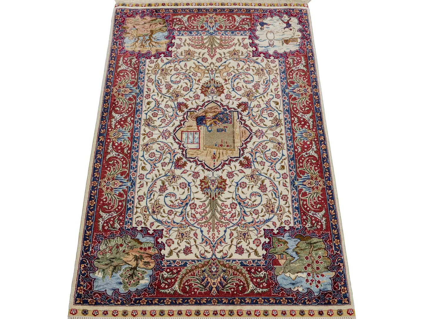 Sehr feiner, handgeknüpfter Khademi Orientteppich mit Ghom Design aus reiner Seide, creme, weiß, rot. 95x63 cm. Vertrieb durch Jupiter Intl.