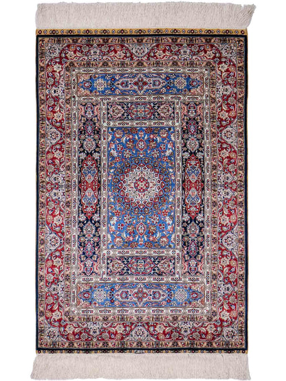 Sehr feiner, handgeknüpfter Khademi Orientteppich mit Ghom Design aus reiner Seide, blau,  multicolor. 96x62 cm. Vertrieb durch Jupiter Intl.