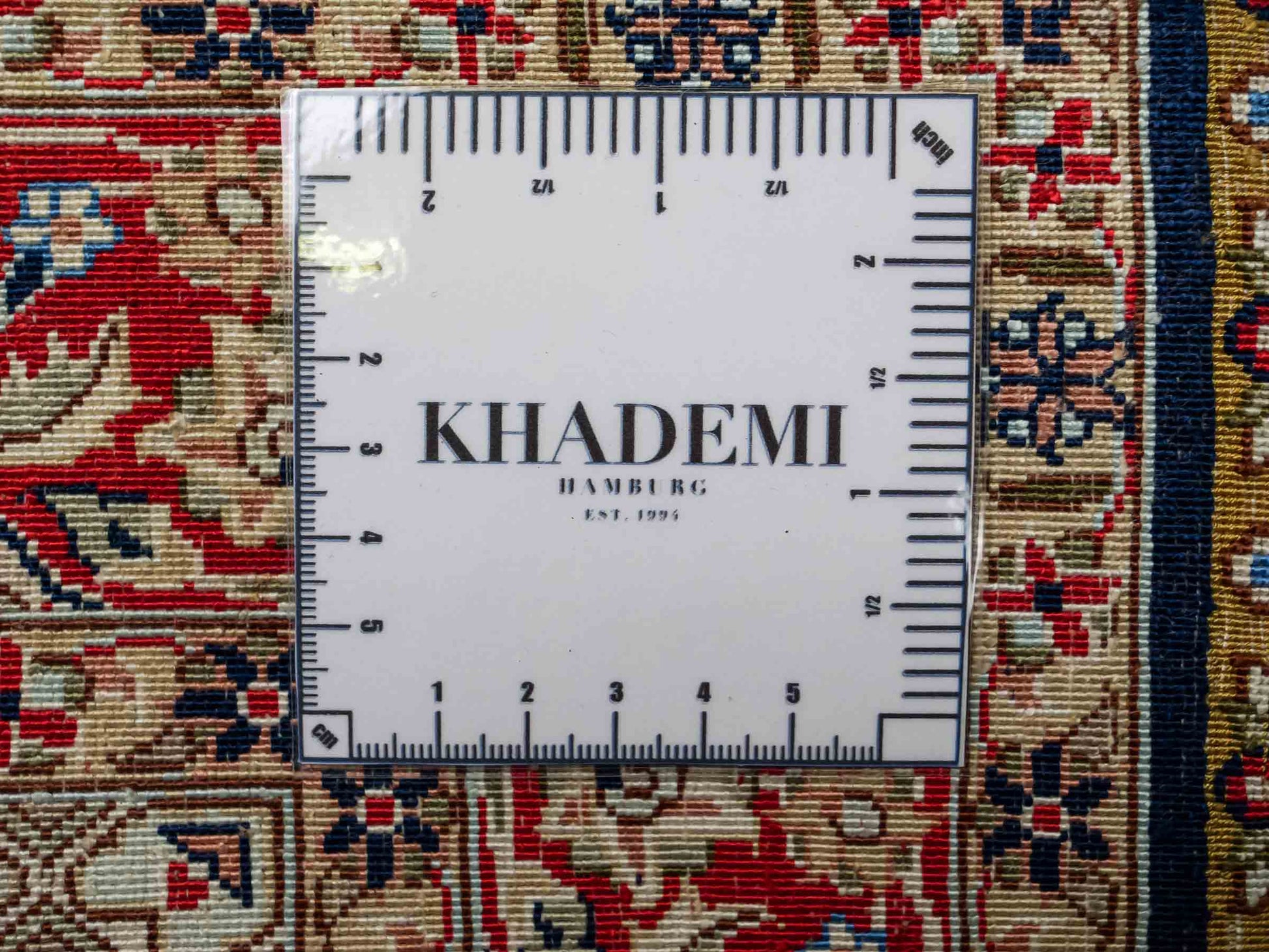 Sehr feiner, handgeknüpfter Khademi Orientteppich mit Ghom Design aus reiner Seide, blau,  multicolor. 96x62 cm. Vertrieb durch Jupiter Intl.
