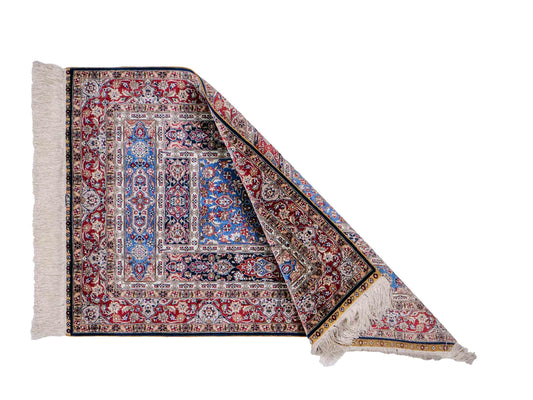 Sehr feiner, handgeknüpfter Khademi Orientteppich mit Ghom Design aus reiner Seide, blau,  multicolor. 96x62 cm. Vertrieb durch Jupiter Intl.