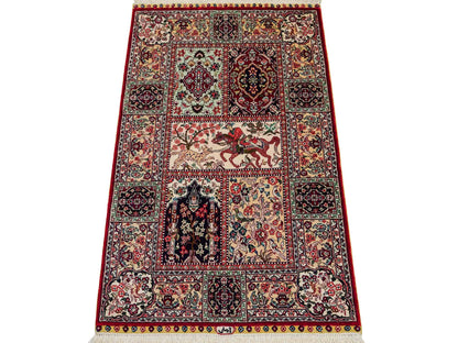 Sehr feiner, handgeknüpfter Khademi Orientteppich mit Ghom Design aus reiner Seide, rot, multicolor. 97x64 cm. Vertrieb durch Jupiter Intl.