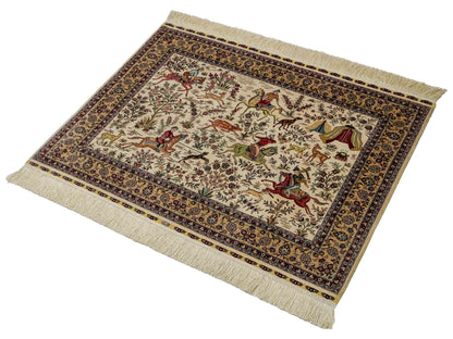 Extrem feiner, handgeknüpfter Khademi Ghom Orientteppich aus purer Seide, weiß, creme. 97x75 cm. Verkauf durch Jupiter Intl.