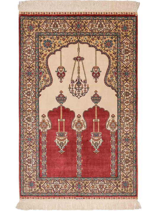 Sehr feiner, handgeknüpfter Khademi Orientteppich mit Hereke Design aus reiner Seide, rot, creme. 121x78 cm. Vertrieb durch Jupiter Intl.