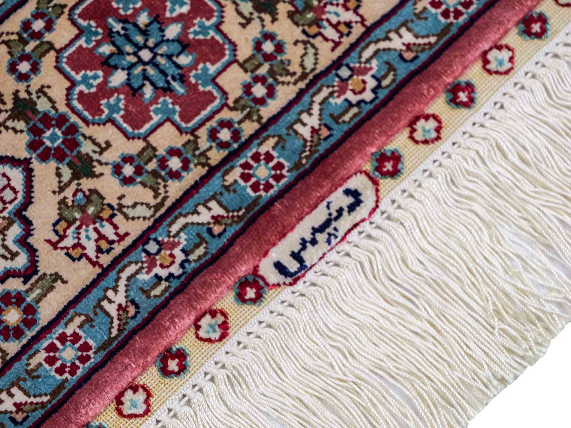 Sehr feiner, handgeknüpfter Khademi Orientteppich mit Hereke Design aus reiner Seide, rot, creme. 121x78 cm. Vertrieb durch Jupiter Intl.