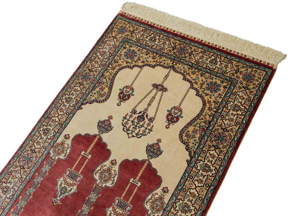 Sehr feiner, handgeknüpfter Khademi Orientteppich mit Hereke Design aus reiner Seide, rot, creme. 121x78 cm. Vertrieb durch Jupiter Intl.