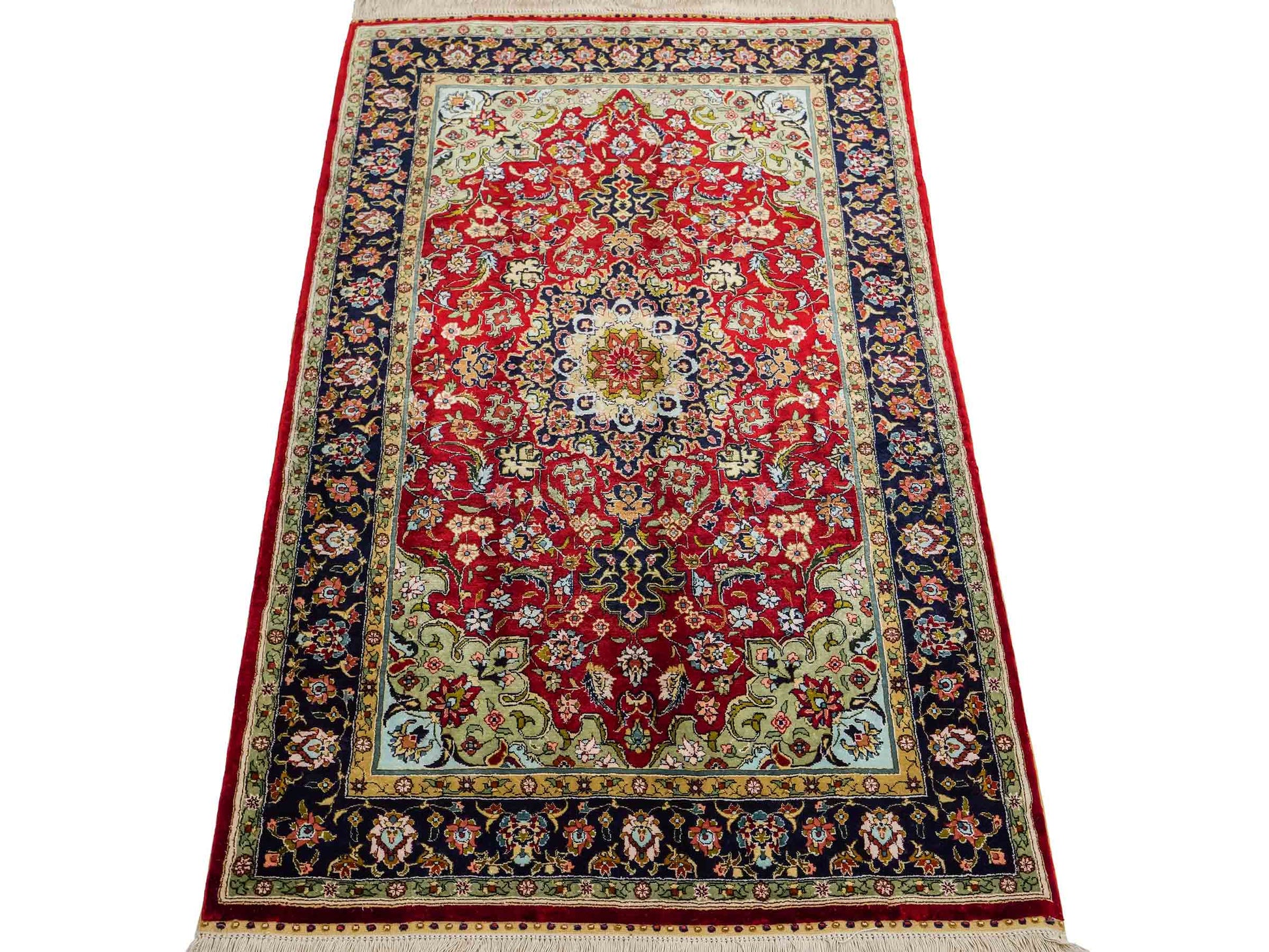 Sehr feiner, handgeknüpfter Khademi Orientteppich mit Hereke Design aus reiner Seide, rot, blau. 122x78 cm. Vertrieb durch Jupiter Intl.