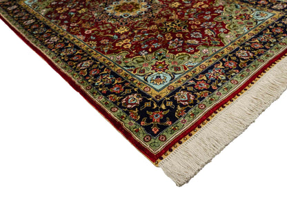 Sehr feiner, handgeknüpfter Khademi Orientteppich mit Hereke Design aus reiner Seide, rot, blau. 122x78 cm. Vertrieb durch Jupiter Intl.