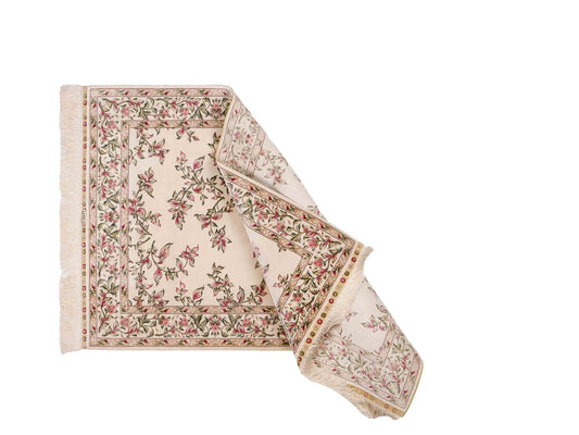 Sehr feiner, handgeknüpfter Khademi Orientteppich mit Hereke Design aus reiner Seide, weiß, creme. 122x79 cm. Vertrieb durch Jupiter Intl.