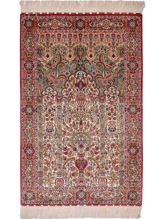 Sehr feiner, handgeknüpfter Khademi Orientteppich mit Hereke Design aus reiner Seide, rot, creme, mulitcolor. 123x79 cm. Vertrieb durch Jupiter Intl.