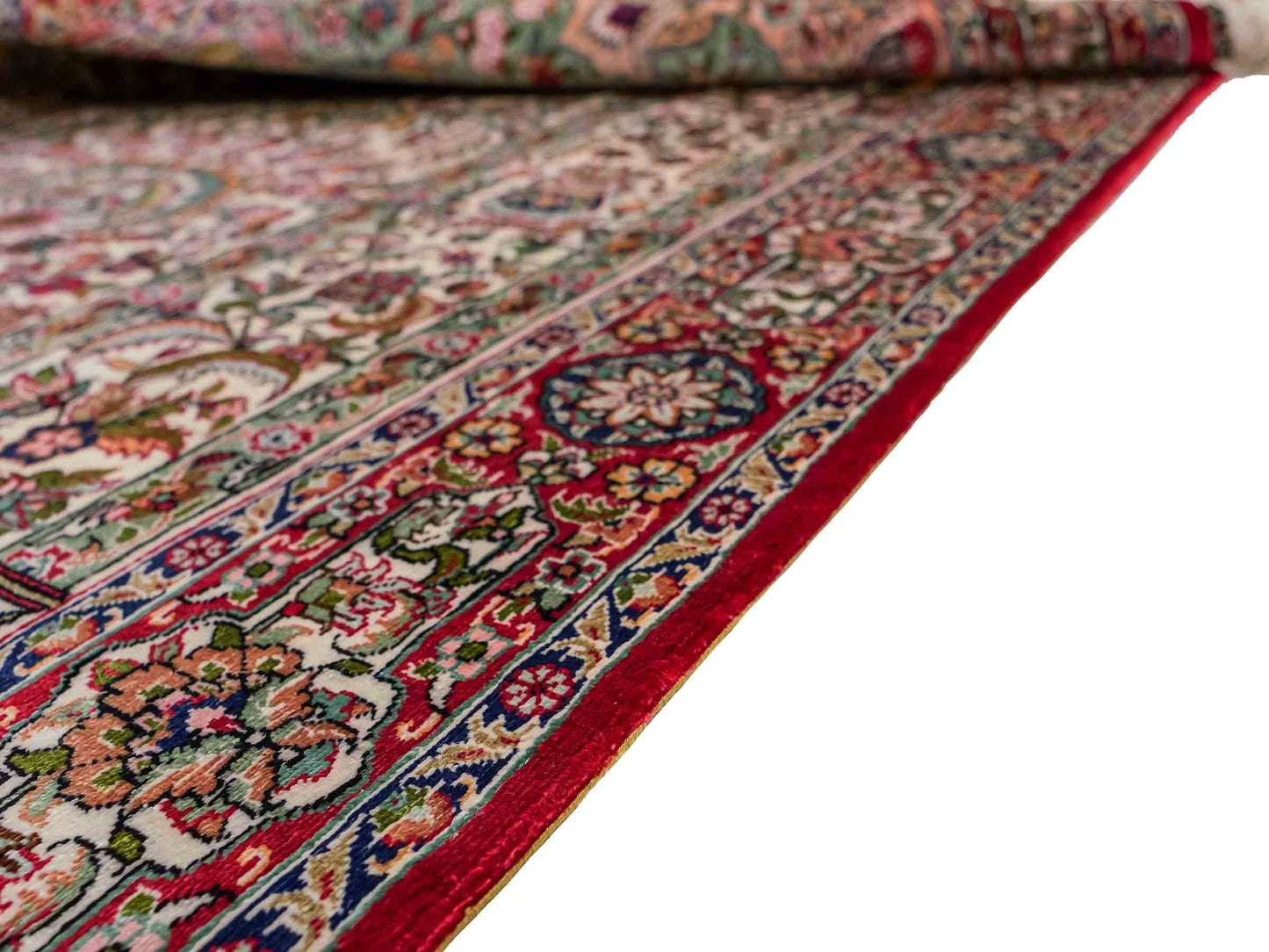 Sehr feiner, handgeknüpfter Khademi Orientteppich mit Hereke Design aus reiner Seide, rot, creme, mulitcolor. 123x79 cm. Vertrieb durch Jupiter Intl.