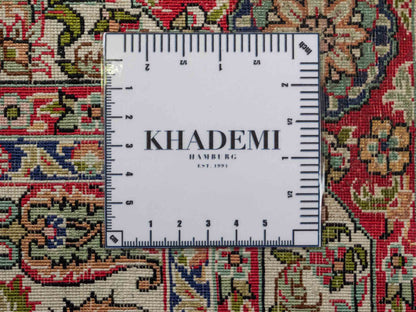 Sehr feiner, handgeknüpfter Khademi Orientteppich mit Hereke Design aus reiner Seide, rot, creme, mulitcolor. 123x79 cm. Vertrieb durch Jupiter Intl.