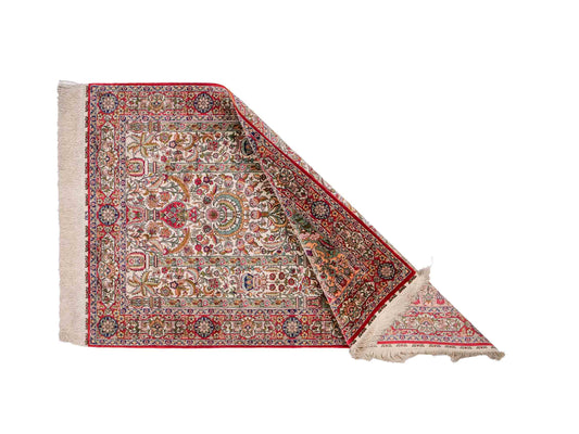 Sehr feiner, handgeknüpfter Khademi Orientteppich mit Hereke Design aus reiner Seide, rot, creme, mulitcolor. 123x79 cm. Vertrieb durch Jupiter Intl.