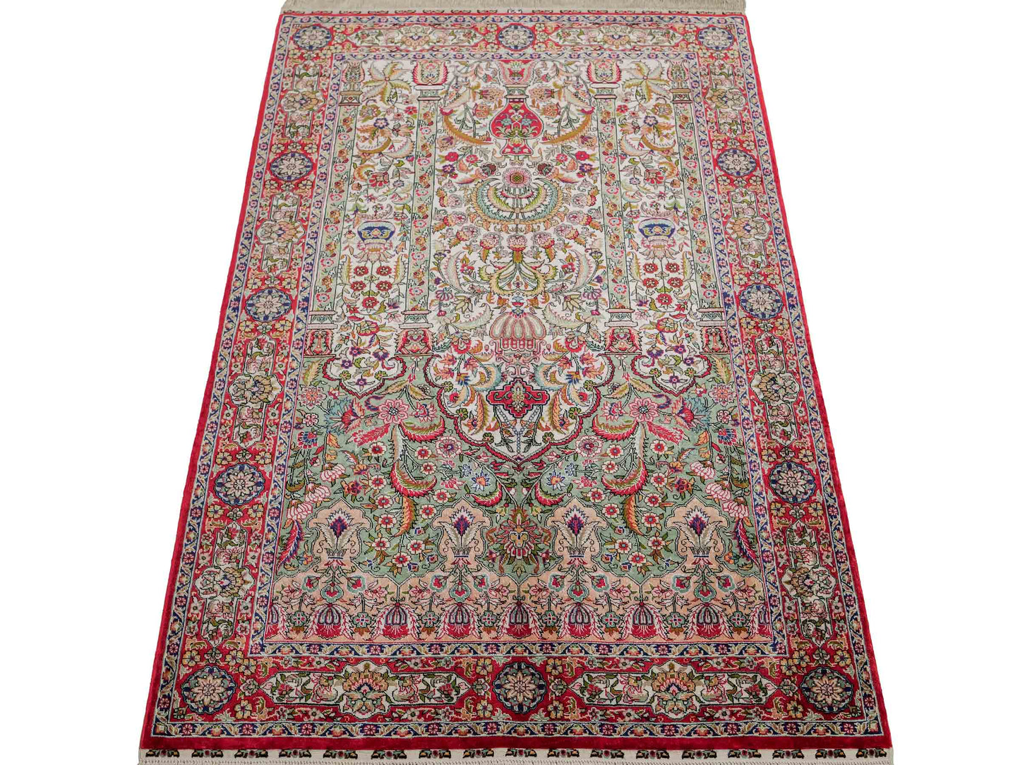 Sehr feiner, handgeknüpfter Khademi Orientteppich mit Hereke Design aus reiner Seide, rot, creme, mulitcolor. 123x79 cm. Vertrieb durch Jupiter Intl.