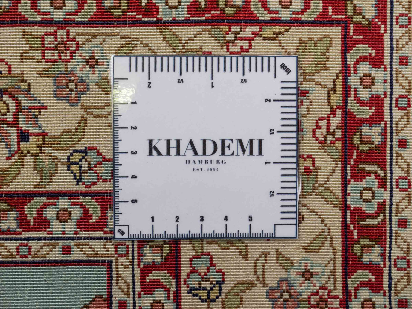 Sehr feiner, handgeknüpfter Khademi Orientteppich mit Hereke Design aus reiner Seide, blau, creme. 124x78 cm. Vertrieb durch Jupiter Intl.