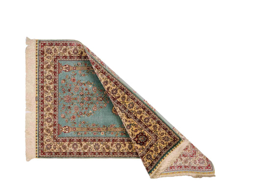 Sehr feiner, handgeknüpfter Khademi Orientteppich mit Hereke Design aus reiner Seide, blau, creme. 124x78 cm. Vertrieb durch Jupiter Intl.