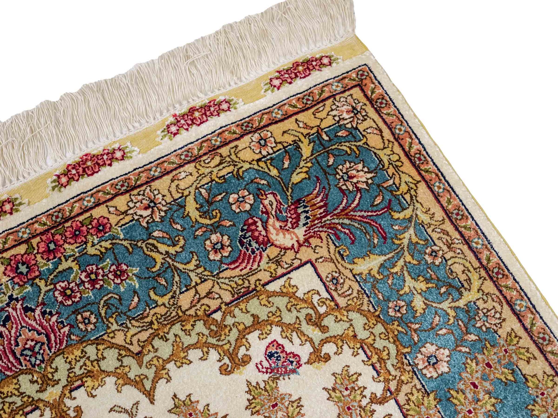 Sehr feiner, handgeknüpfter Khademi Orientteppich mit Hereke Design aus reiner Seide, creme, weiß, blau. 129x78 cm. Vertrieb durch Jupiter Intl.