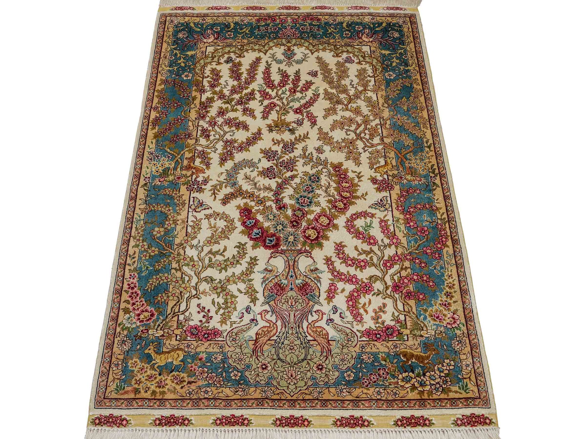 Sehr feiner, handgeknüpfter Khademi Orientteppich mit Hereke Design aus reiner Seide, creme, weiß, blau. 129x78 cm. Vertrieb durch Jupiter Intl.