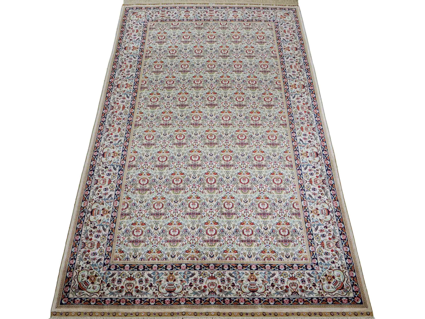 Sehr feiner, handgeknüpfter Khademi Orientteppich mit Hereke Design aus reiner Seide, weiß, creme. 154x92 cm. Vertrieb durch Jupiter Intl.