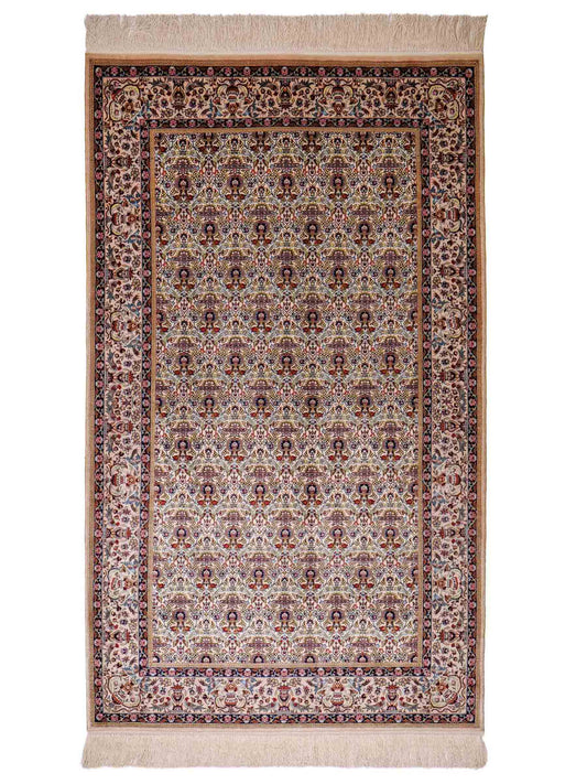 Sehr feiner, handgeknüpfter Khademi Orientteppich mit Hereke Design aus reiner Seide, weiß, creme. 154x92 cm. Vertrieb durch Jupiter Intl.