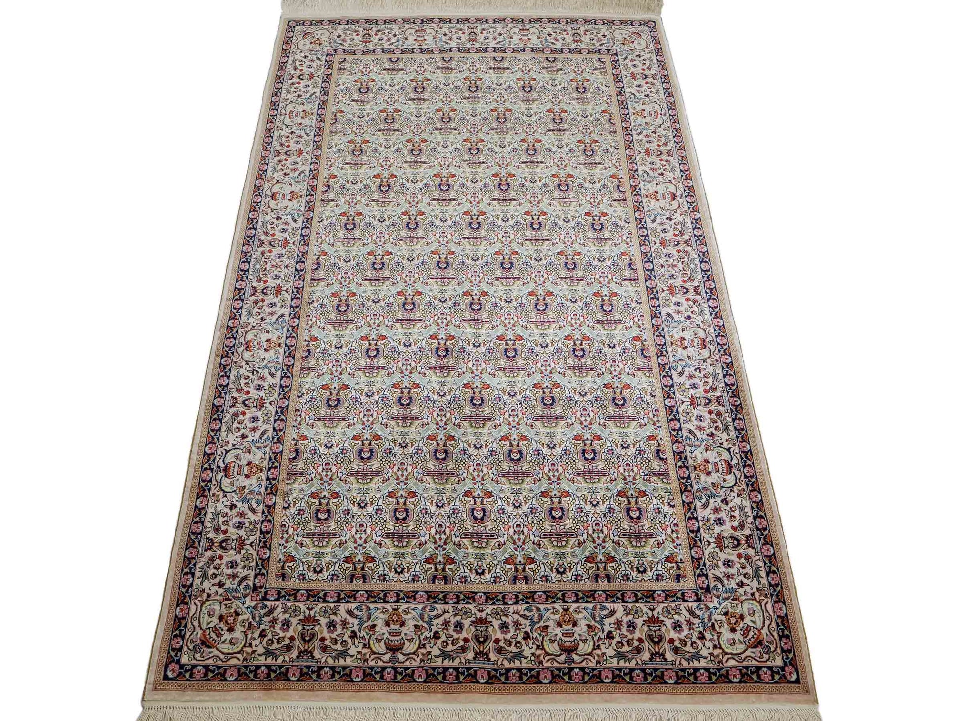 Sehr feiner, handgeknüpfter Khademi Orientteppich mit Hereke Design aus reiner Seide, weiß, creme. 154x92 cm. Vertrieb durch Jupiter Intl.