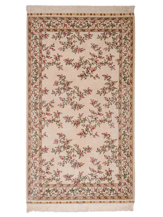 Sehr feiner, handgeknüpfter Khademi Hereke Orientteppich aus Seide, creme, weiß. 154x94 cm. Vertrieb durch Jupiter Intl.