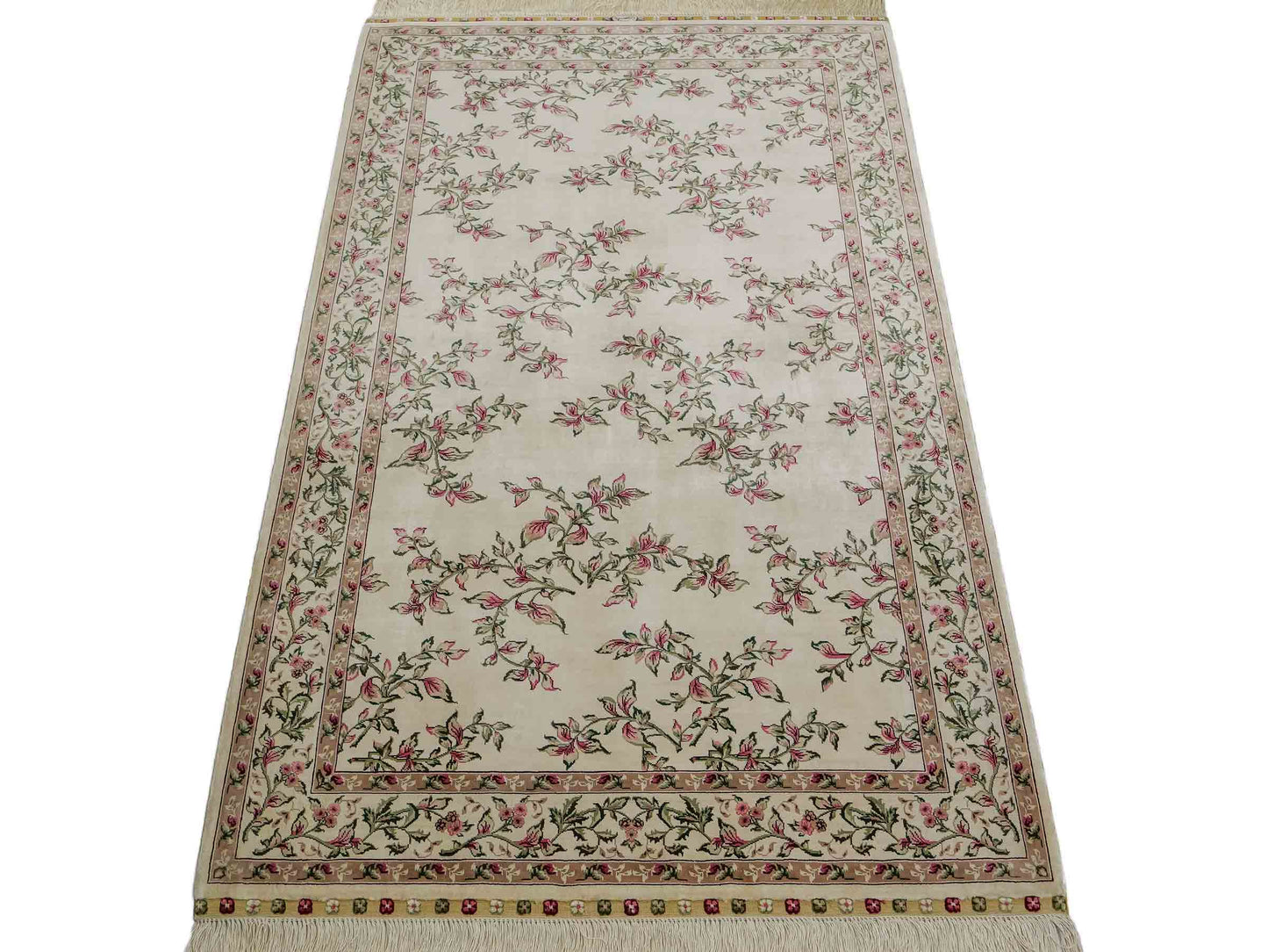 Sehr feiner, handgeknüpfter Khademi Hereke Orientteppich aus Seide, creme, weiß. 154x94 cm. Vertrieb durch Jupiter Intl.
