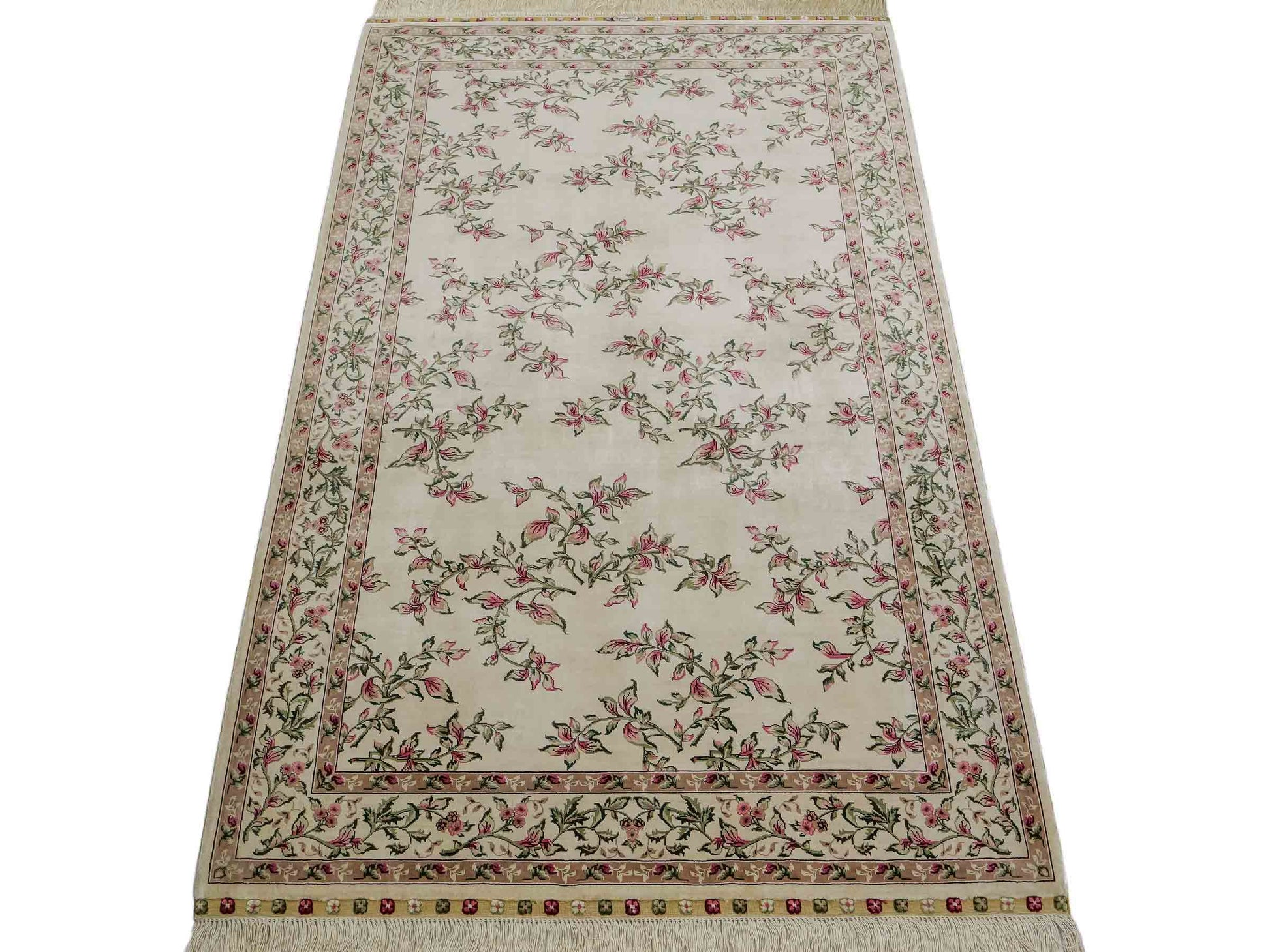 Sehr feiner, handgeknüpfter Khademi Hereke Orientteppich aus Seide, creme, weiß. 154x94 cm. Vertrieb durch Jupiter Intl.