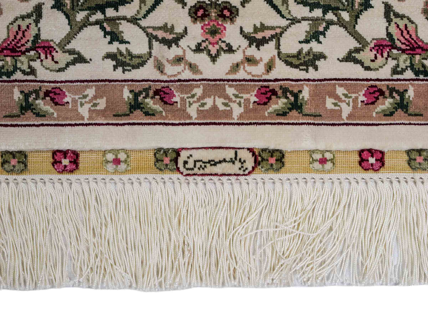 Sehr feiner, handgeknüpfter Khademi Hereke Orientteppich aus Seide, creme, weiß. 154x94 cm. Vertrieb durch Jupiter Intl.