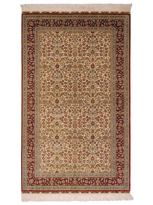 Sehr feiner, handgeknüpfter Khademi Orientteppich mit Hereke Design aus Seide, creme, rot. 154x94 cm. Vertrieb durch Jupiter Intl.