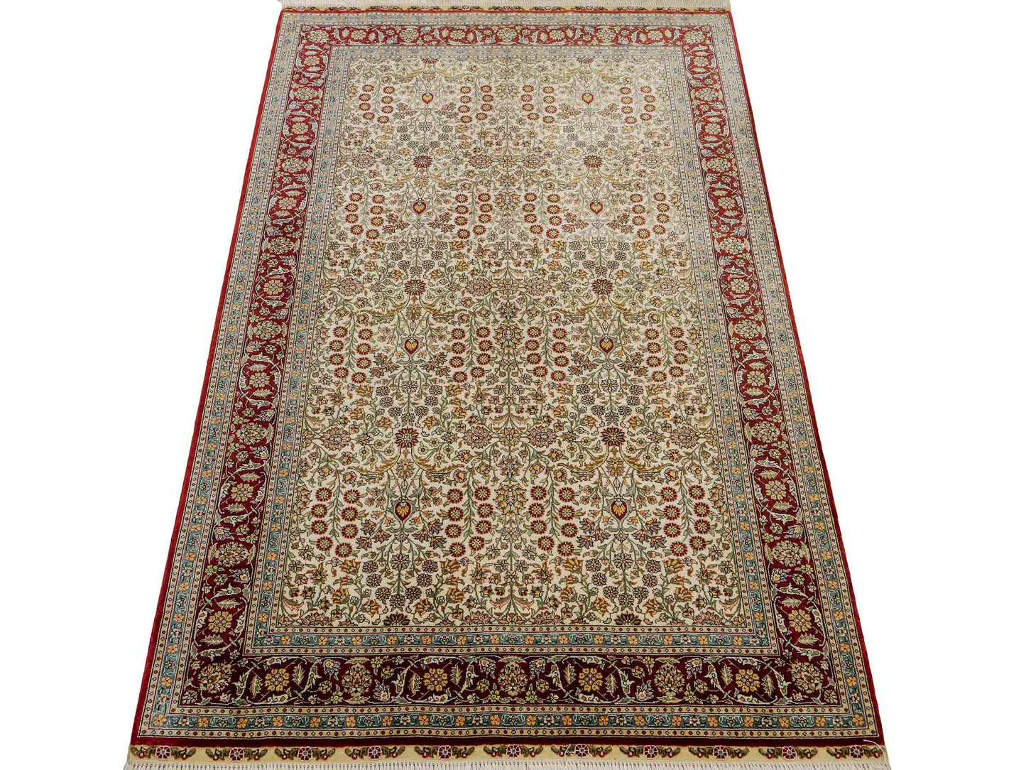 Sehr feiner, handgeknüpfter Khademi Orientteppich mit Hereke Design aus Seide, creme, rot. 154x94 cm. Vertrieb durch Jupiter Intl.