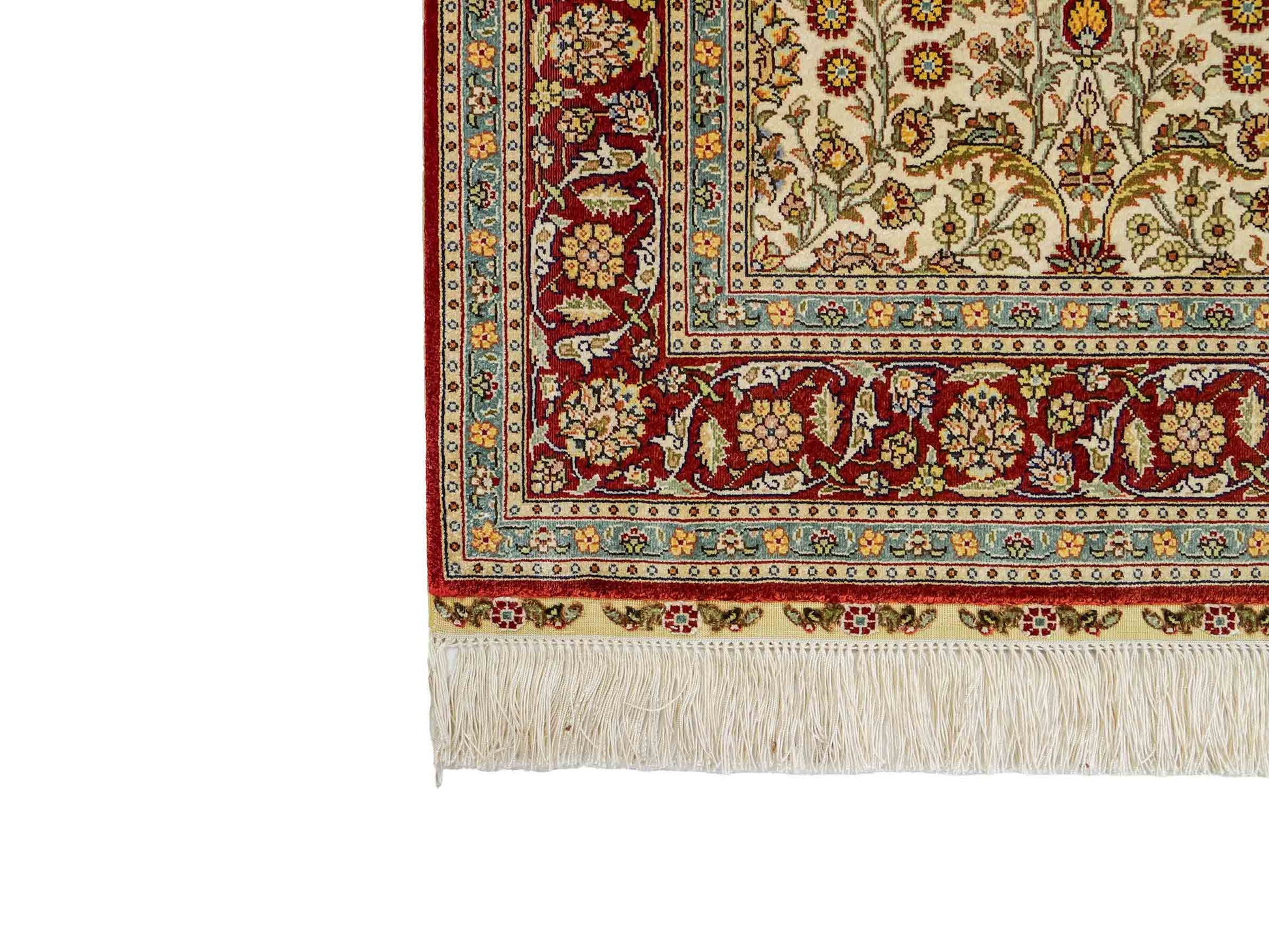 Sehr feiner, handgeknüpfter Khademi Orientteppich mit Hereke Design aus Seide, creme, rot. 154x94 cm. Vertrieb durch Jupiter Intl.