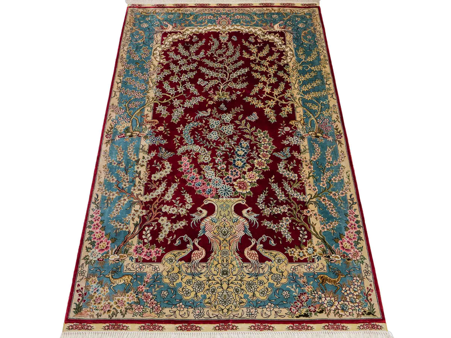 Sehr feiner, handgeknüpfter Khademi Orientteppich mit Hereke Design aus reiner Seide, rot, blau, creme. 154x94 cm. Vertrieb durch Jupiter Intl.