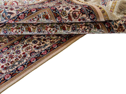Sehr feiner, handgeknüpfter Khademi Hereke Orientteppich aus Seide, weiß. 155x92 cm. Vertrieb durch Jupiter Intl.