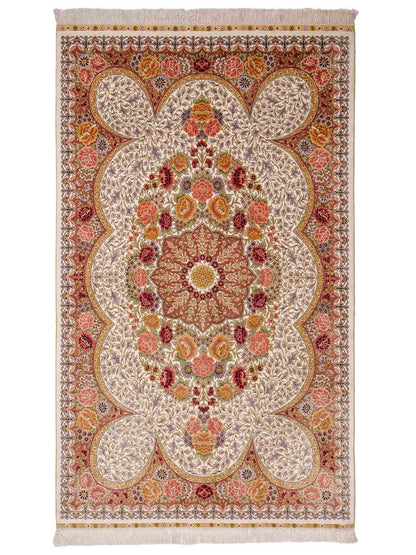 Sehr feiner, handgeknüpfter Khademi Hereke Orientteppich aus Seide, creme. 155x94 cm. Vertrieb durch Jupiter Intl.