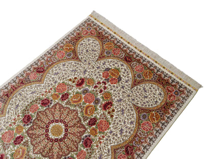 Sehr feiner, handgeknüpfter Khademi Hereke Orientteppich aus Seide, creme. 155x94 cm. Vertrieb durch Jupiter Intl.